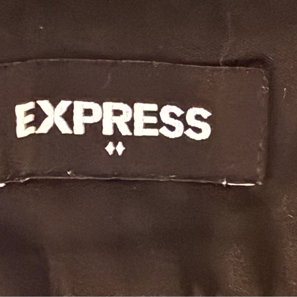 Express Black Women's Bermudas Mid Rise Stretch size 6 2pairs for one price - Picture 4 of 8